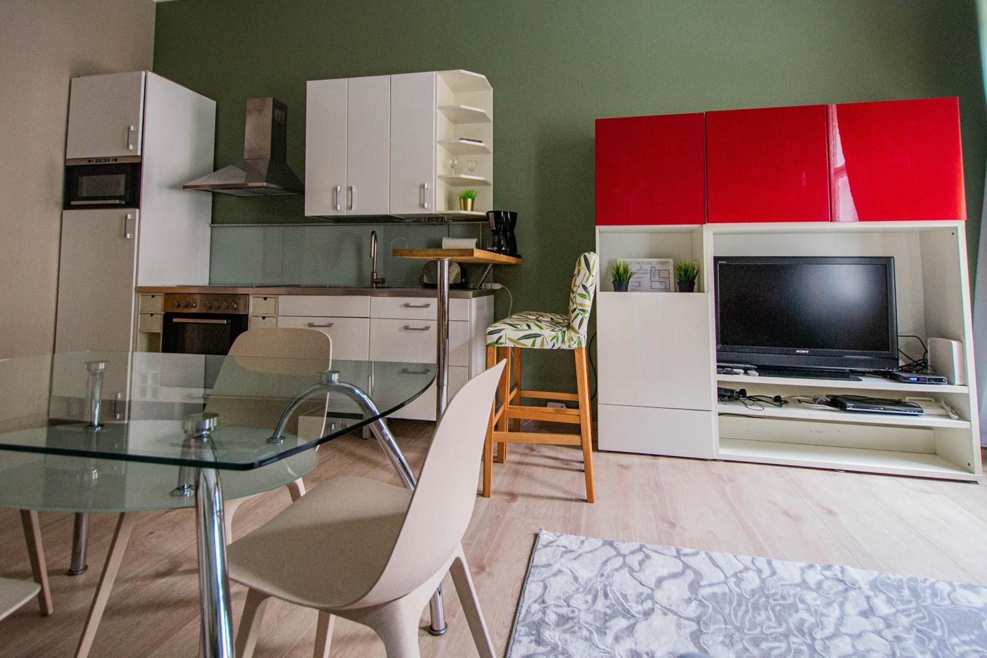 Modern Cozy By Ruterra Apartment *